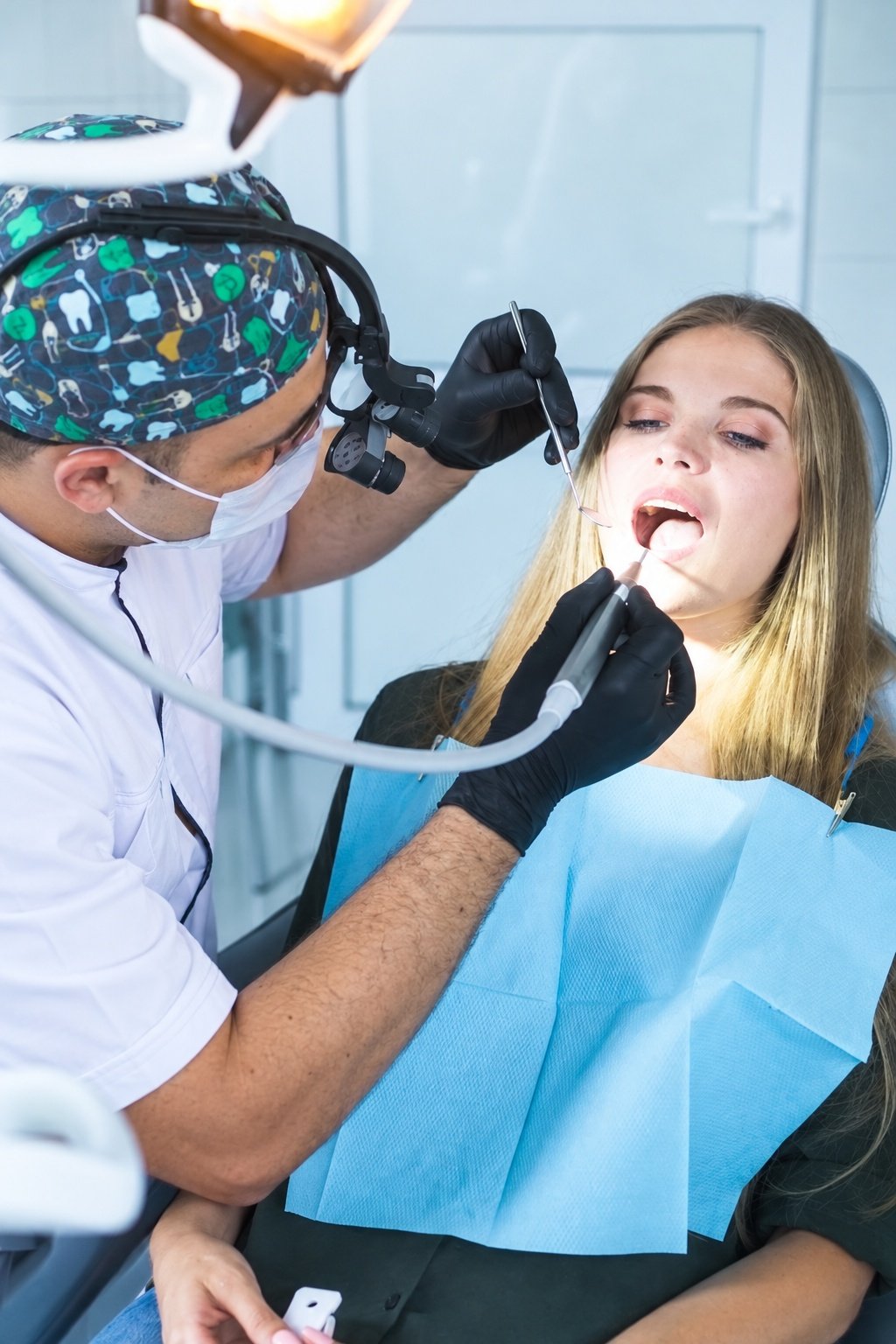 Fotografía ilustrativa de atención odontológica