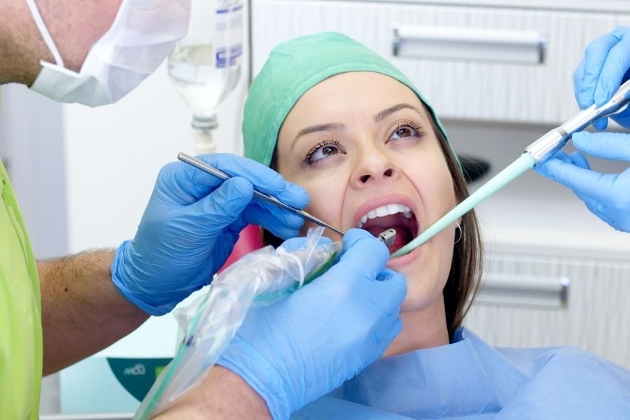 Fotografía ilustrativa de atención odontológica